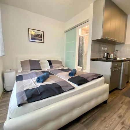 24 Hour-Self Check-In Apartment Namestie Svaeteho Egidia Πόπραντ Εξωτερικό φωτογραφία