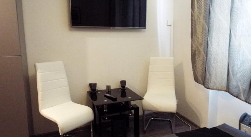 24 Hour-Self Check-In Apartment Namestie Svaeteho Egidia Πόπραντ Δωμάτιο φωτογραφία