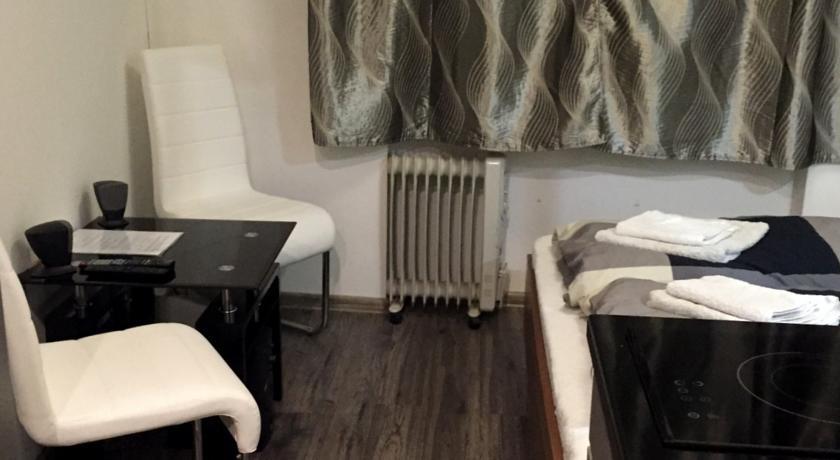 24 Hour-Self Check-In Apartment Namestie Svaeteho Egidia Πόπραντ Δωμάτιο φωτογραφία